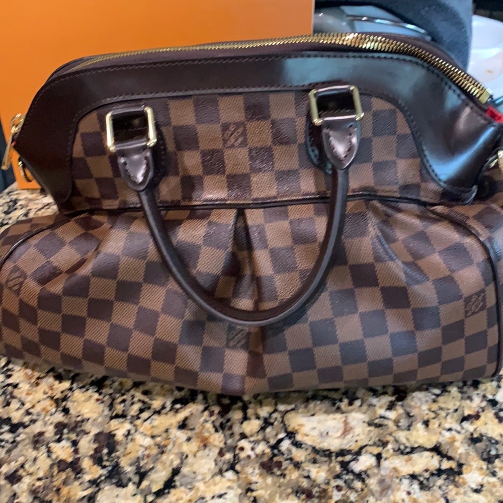 Louis Vuitton purse authentic